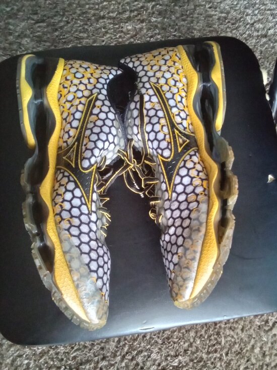 The Mizuno Wave Prophecy 3 Shoes in size 9.5 main image 4